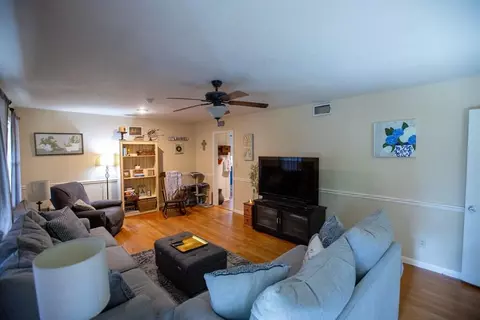 1114 State St, Laurel, MS 39440 photo 2