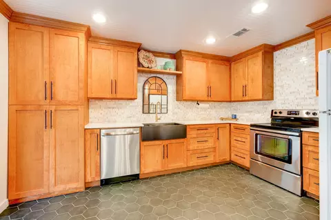 409 E 4th, Petal, MS 39465 photo 9