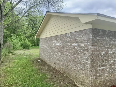 213 S Pine St, Laurel, MS 39440 photo 3