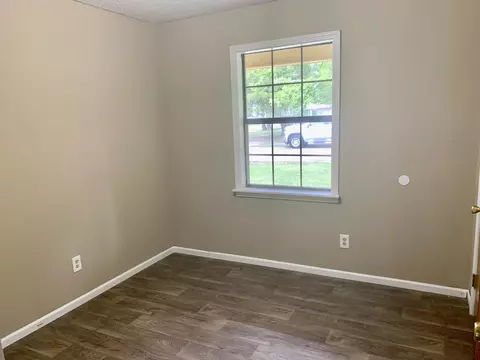 213 S Pine St, Laurel, MS 39440 photo 11