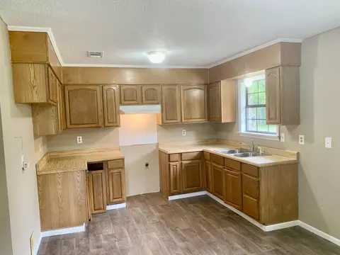 213 S Pine St, Laurel, MS 39440 photo 8