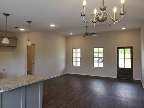 91 E Locust, Sumrall, MS 39482 photo 3