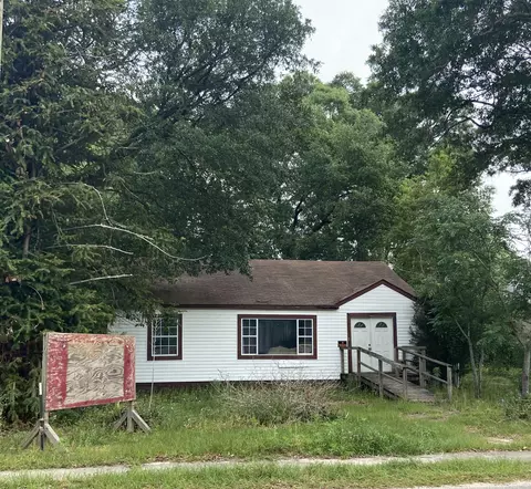 102 E 1st, New Augusta, MS 39462 photo 2