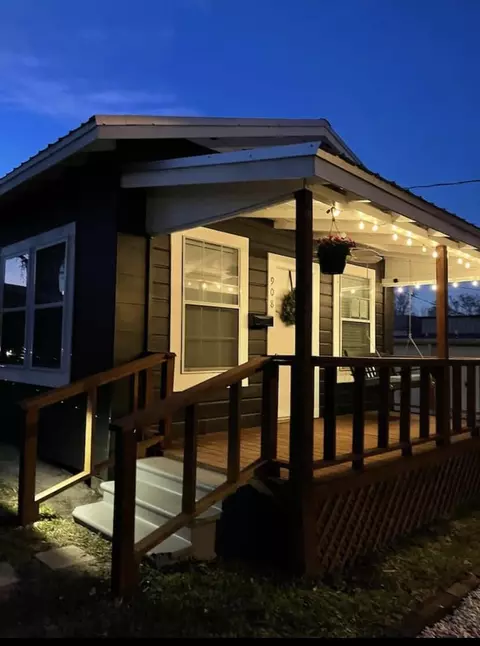 908 N 15th Ave, Laurel, MS 39440 photo 2