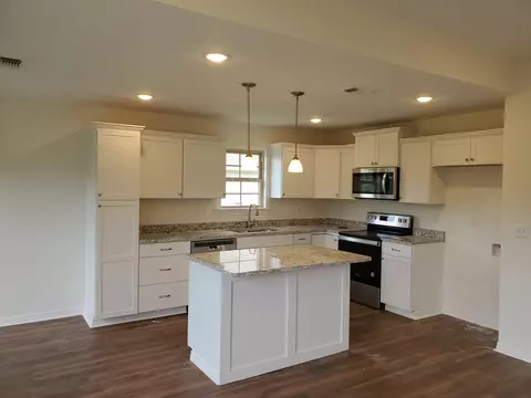 95 E Locust, Sumrall, MS 39482 photo 2