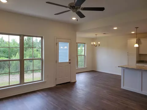 95 E Locust, Sumrall, MS 39482 photo 3
