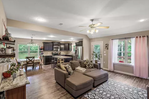 135 Hemingway Dr, Sumrall, MS 39482 photo 6