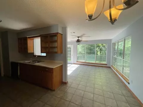 620 E College, Wiggins, MS 39577 photo 3