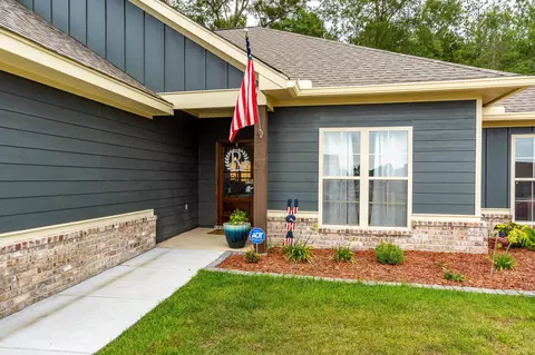 42 E Locust, Sumrall, MS 39482 photo 3