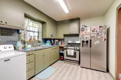 2011 General Pershing St, Laurel, MS 39440 photo 9