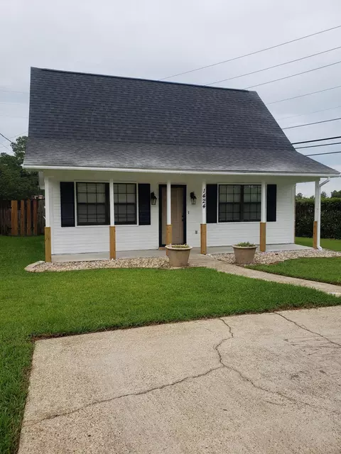 1424 Willus Dr, Laurel, MS 39440 photo 1
