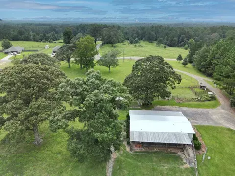 8 Grady Ln, Sumrall, MS 39482 photo 2