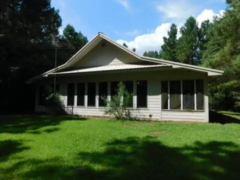 154 W Oakvale Rd, Mount Olive, MS 39119 photo 1