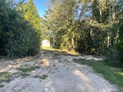 109 Acorn Dr, Mclain, MS 39456 photo 6