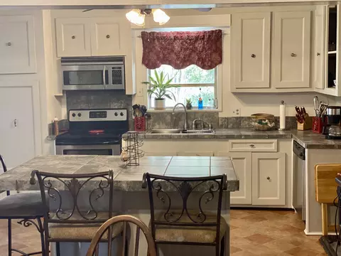 25 Eden St, Mclain, MS 39456 photo 5