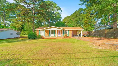 36 Hillcrest Dr, Laurel, MS 39440 photo 2