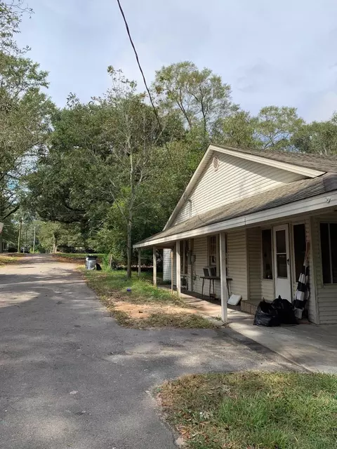 105 East St, Purvis, MS 39475