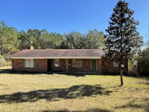 226 E Reservoir, Columbia, MS 39429