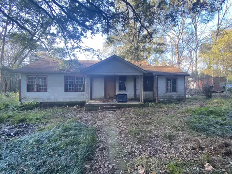26 Gulf Camp Cir, Lumberton, MS 39455