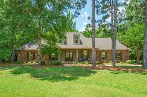 22 E Donnington Ct, Hattiesburg, MS 39402