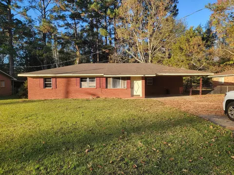 210 E Rankin St, Columbia, MS 39429
