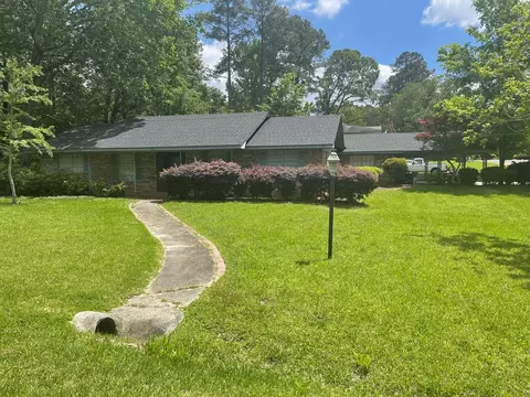 1232 Edgewood, Laurel, MS 39440