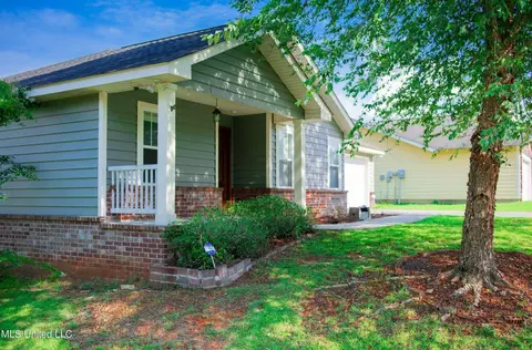 24 Ambrose N, Hattiesburg, MS 39402