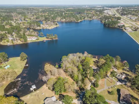 000 Marlin Cir, Hattiesburg, MS 39402