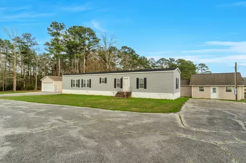 149 Pine Dr, Laurel, MS 39443