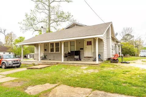 1034 N 2nd Ave, Laurel, MS 39440