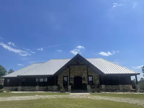 374 Pittman Rd, Ellisville, MS 39437