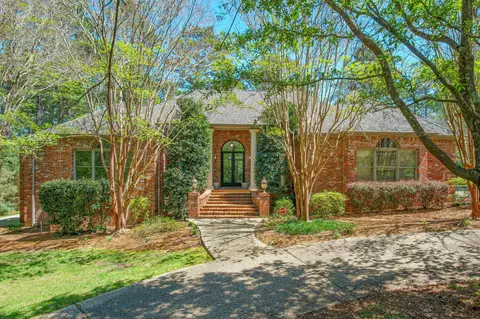 110 Lake Shore Dr, Hattiesburg, MS 39402