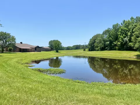 686 Epley Rd, Hattiesburg, MS 39402