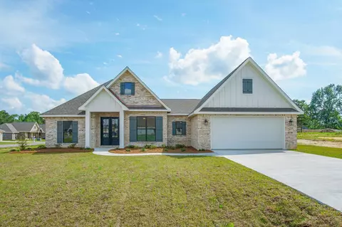 11 Dora Ln, Hattiesburg, MS 39402