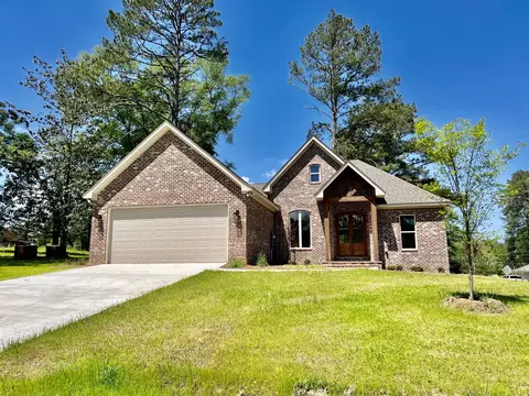 406 N Collins St, Ellisville, MS 39437