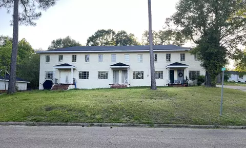 2232 N 1st Ave, Laurel, MS 39440