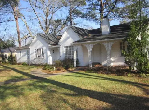 2604 Columbia Ave, Prentiss, MS 39474