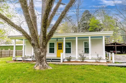 700 E Ivy St, Ellisville, MS 39437