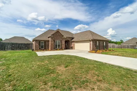 15 Lou Cir, Petal, MS 39465