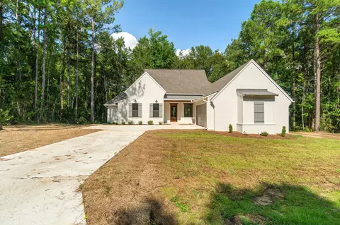 15 Megan Cir, Sumrall, MS 39482
