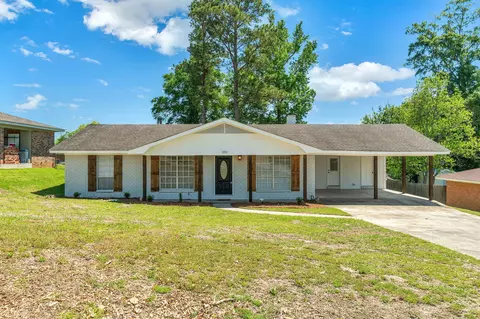 300 Walnut Dr, Petal, MS 39465