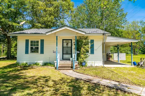 469 Moselle Oak Grove Rd, Moselle, MS 39459