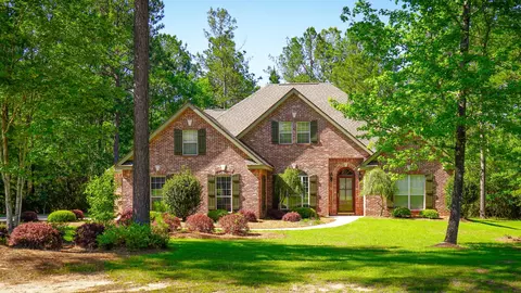 6 Stonegate Dr, Hattiesburg, MS 39402
