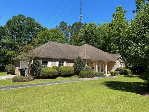 224 Serene Hill Dr, Hattiesburg, MS 39402