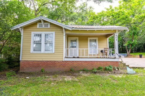 472 S 13th Ave, Laurel, MS 39440
