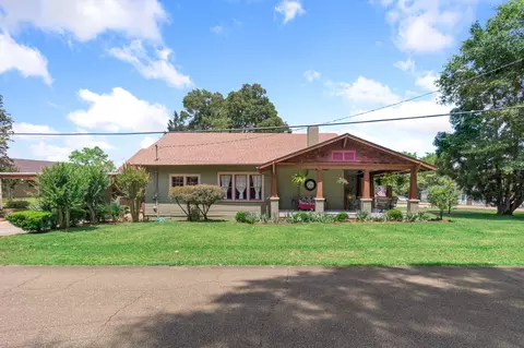 307 S 2nd St, Collins, MS 39428 photo 4