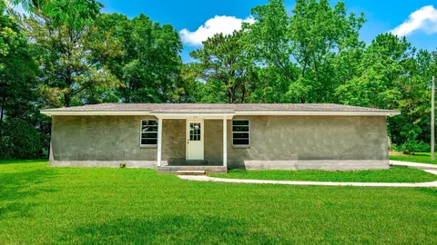 6 Tucker Rd, Hattiesburg, MS 39401