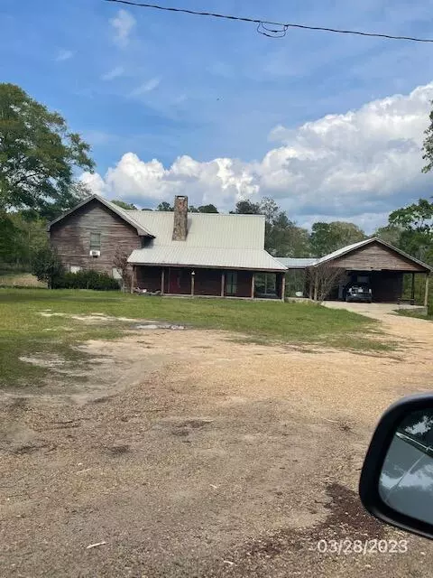 208 Wade Holler Rd, Richton, MS 39476