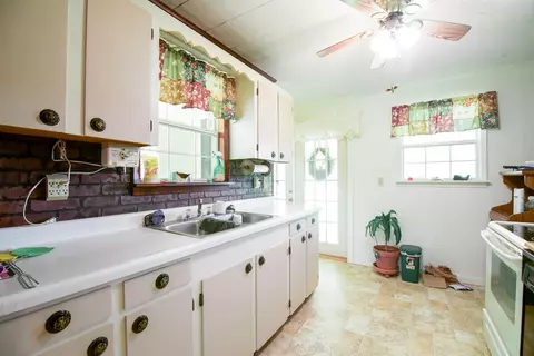 14 Lowell Garner Ln, Carson, MS 39427 photo 10
