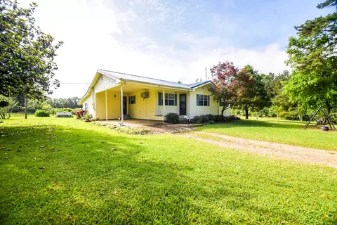 14 Lowell Garner Ln, Carson, MS 39427 photo 2